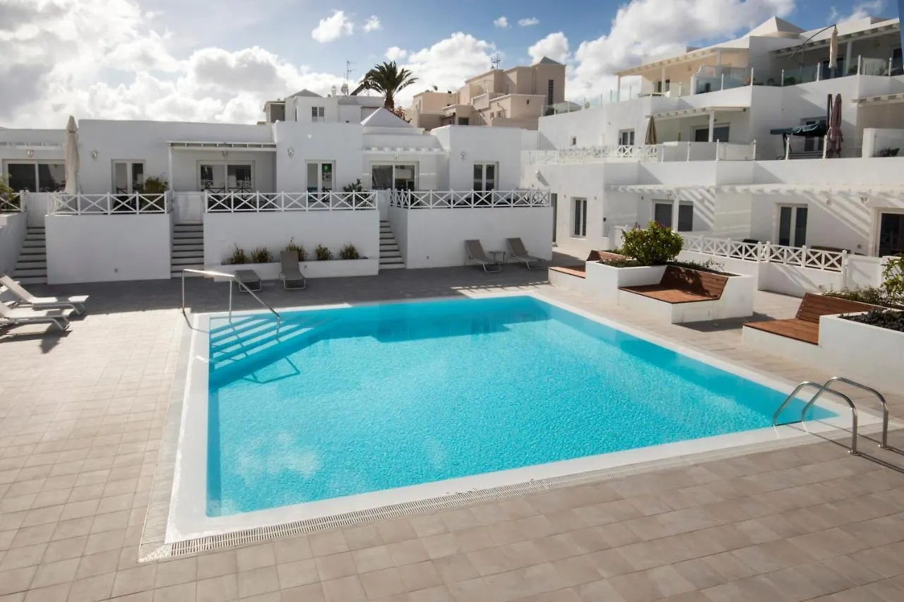 Flower Beach Suite Pool Playa Honda