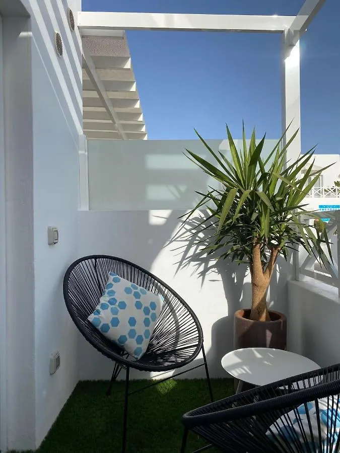Flower Beach Suite Pool Playa Honda  Apartment Playa Honda (Lanzarote)